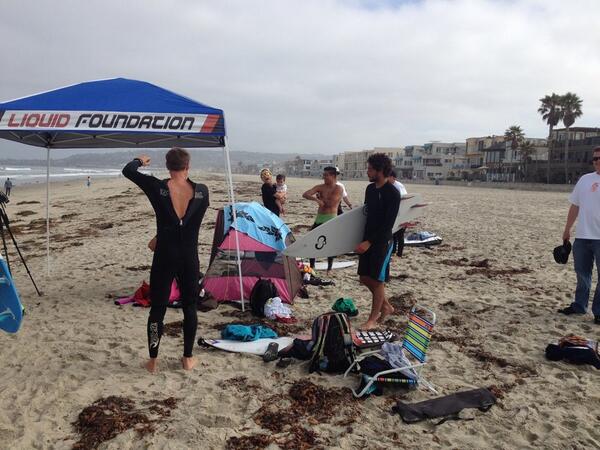 LF_Surf's tweet image. Our LF team getting ready for a #surfcompetition!  #liquidfoundation #surf #sandiego #missionbeach