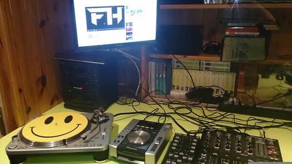 DJFERRER1's tweet photo. @DreambeachFest @fatimahajji algunos ya nos estamos preparando!!!  a quien le suena esto??? http://t.co/Z11uzt2CVf