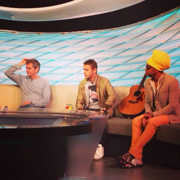 R13_official's tweet photo. Programa foi fera hoje! Obrigado pessoal do @arenasportv!n http://t.co/9sTzKat3wr