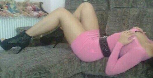 A938271's tweet photo. هي ماما وهيا اعده بلبيت بتستنا بصاحبها يجيها http://t.co/LMB8uB1tPj