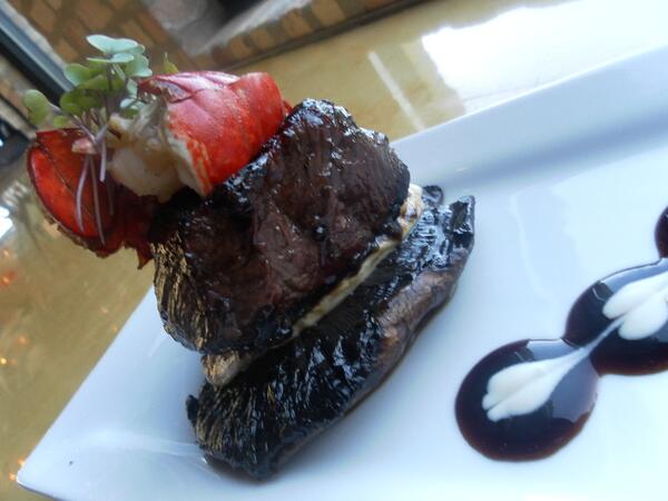 FratellosApp's tweet image. For dinner we're featuring stuffed sirloin over a portabella mushroom and topped with a lobster tail. #Appleton