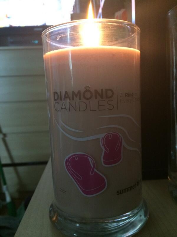 DavidBenson89's tweet photo. It's taking soo lonnnngggg.#diamondcandle #excitement #hurry #ineedaspoon http://t.co/r6X1d7GD4r