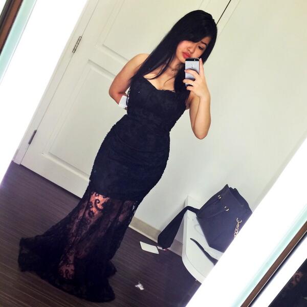 _jennyyvi's tweet image. I wanted this dress sooo bad but they ain&apos;t had my size. 😩😩😩 #PetiteProblems #smallwaistproblems