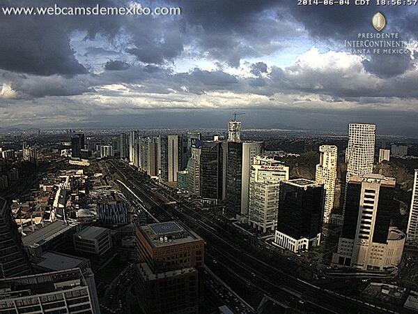 webcamsdemexico's tweet photo. Vista de la Ciudad de México en este momento desde Santa Fe http://t.co/btbuQLLWp1