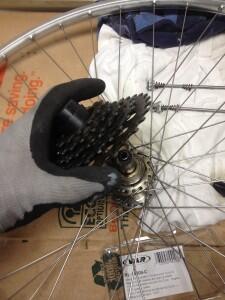 thefujiclass's tweet photo. Just in case you need to know which freewheel removal tool you will need to remove a vinta... http://t.co/Hvo0DH7An1 http://t.co/439HTq4Uv1