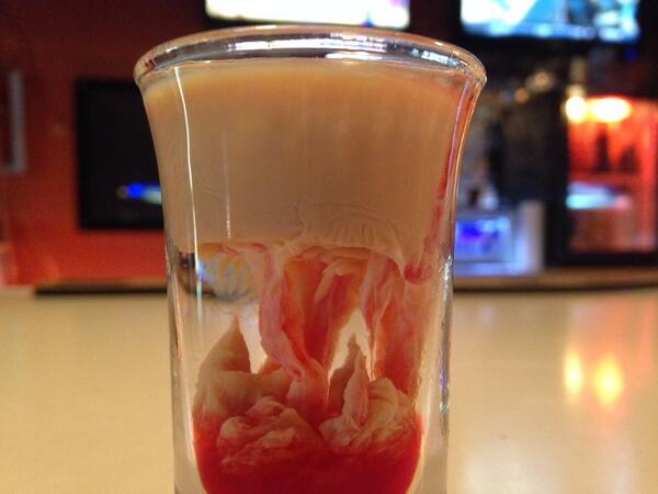 APthaGunna's tweet photo. #BirthdayShot #Brain #Drank #Shot #Sippin http://t.co/ZxXFTTzB9z