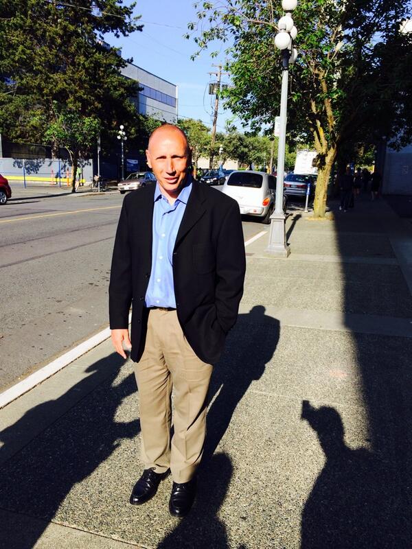 dradsholdings's tweet image. Neil Sedgwick of Victoria Highlanders  FC looking dapper! Wow...