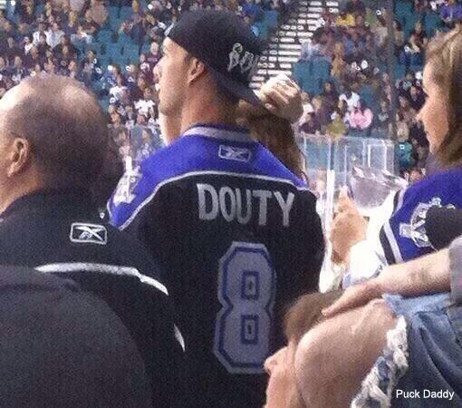 BpVFHSYIgAA696y.jpg:large