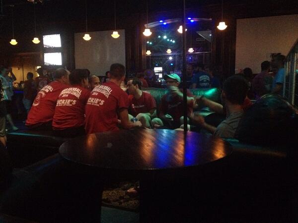 WAKAbarbuzz's tweet photo. Foul Balls showed up?! #whatwhat @WAKAVAPeninsula @LuckiesParty http://t.co/hyCIYuYIhi