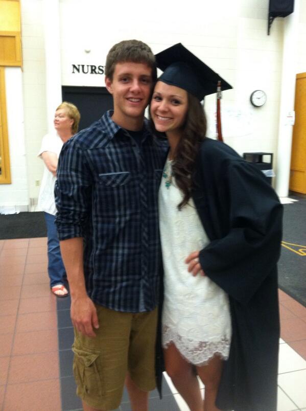 bob_hofacker's tweet photo. Congrats to this beautiful lady on graduating!  Exciting things a wait you!! http://t.co/6kQfKzuwlk
