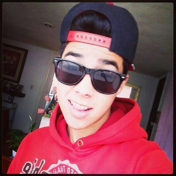 sofi67161's tweet photo. te amo @MarioBautista_ no te imaginas cuanto te amo te amo con toda mi alma kisiera k me siguieras pero yo se k no <3 http://t.co/9apq1KYq6P