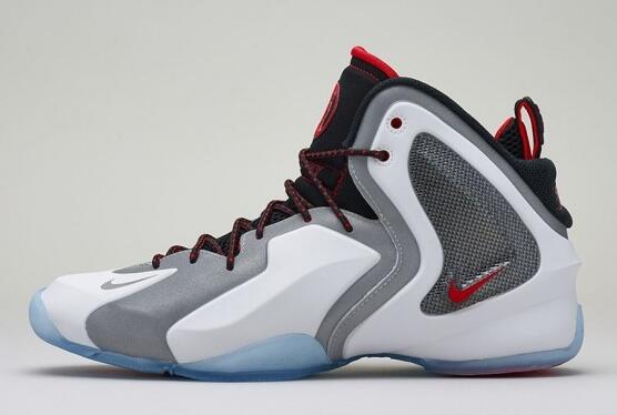 Pot_confessions's tweet photo. Nike Lil' Penny Posite - Reflective release on 06/07/2014 for $180 via @KicksOnFire #KoFapp http://t.co/lJzVT9n9OQ