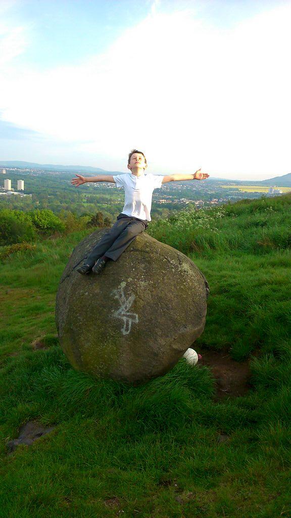 MikeMnwood's tweet photo. Boy on boulder http://t.co/M0o0NKtbiJ
