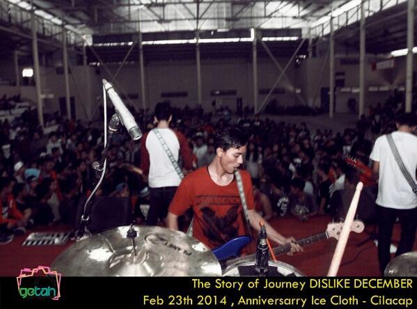 Ciee ulang taun ,selamat yee  <a href="/bushuxx/">Bushux</a> bassisnya <a href="/DislikeDecember/">Hadapi Depresi</a>  ,makin sukses &amp; sejahtera :D -> "