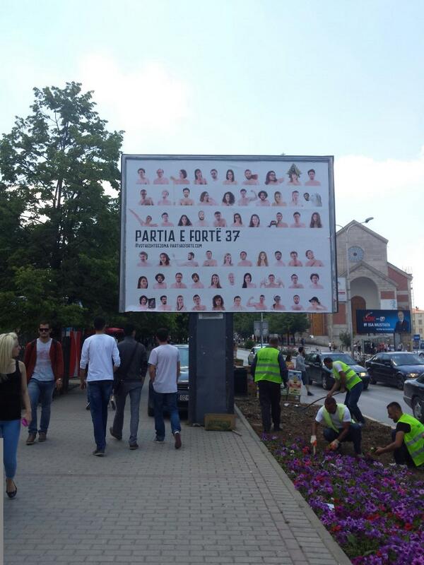 egzonche's tweet image. Qytetaret mirepresin billboard-at e @PartiaeForte