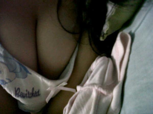 AuliaCyndi's tweet photo. Gerah banget http://t.co/U73qxSM5Nu