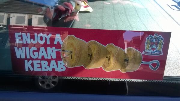 JonnyAlucard's tweet photo. Enjoy a Wigan kebab😊😈 http://t.co/eurPeKAG73