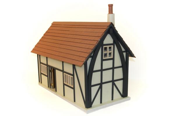 FalliResMat's tweet image. Daisy's dolls house is finished.  Fully working, with lights and furniture. Great work, it looks awesome. #dollshouse