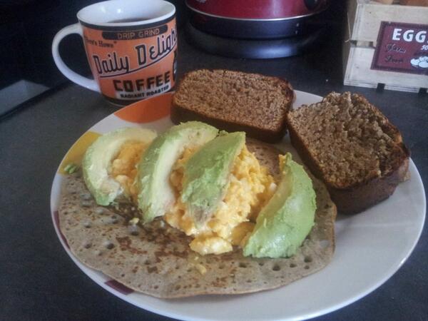 Point1_Athletic's tweet image. Buckwheat cake, scramble egg, toasted bulk-bread, avocado. Washed down with fresh ground Guatemala!  @StrengthKitchen