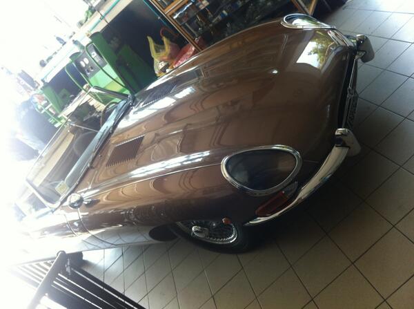 BuccoliniAuto's tweet image. Jaguar in officina #BuccoliniAuto @Jaguar #vintage @autodepoca