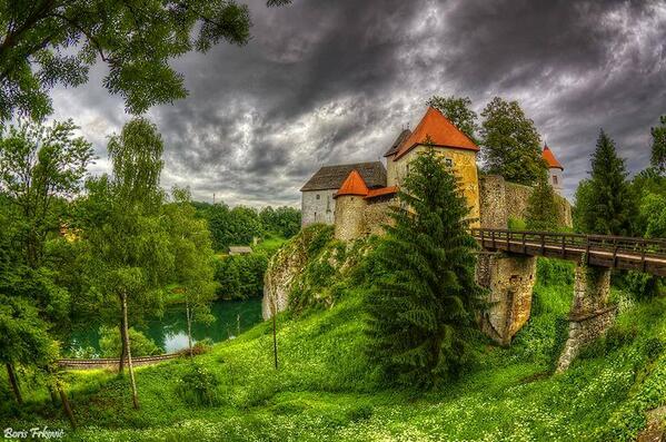 Gabriele_Corno's tweet image. Old town Ozalj, Croatia by Boris Frković #NaturesBeauty #CGE #Castle