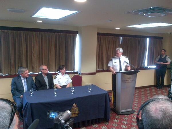 RCMPNB's tweet photo. “Please continue to be vigilant.If you see anything call 911.Please do NOT post police movements on social networks.” http://t.co/DSKmRUSs5b
