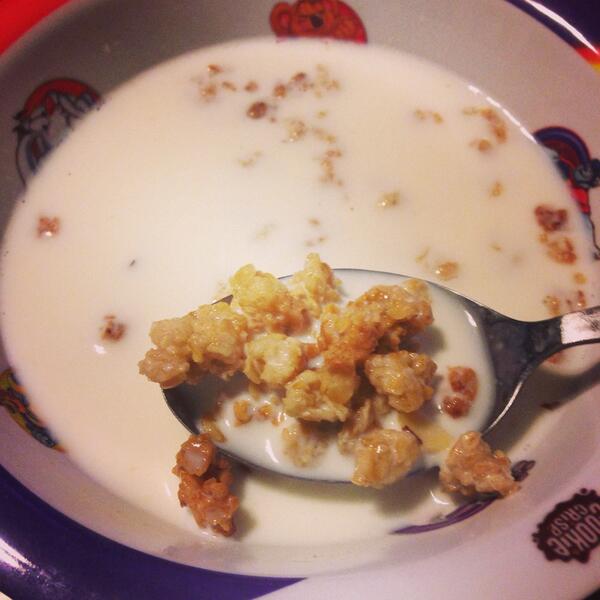 Really_Harrick's tweet photo. Trying out granola for the first time and it tastes good!!! http://t.co/91KQ243yUh
