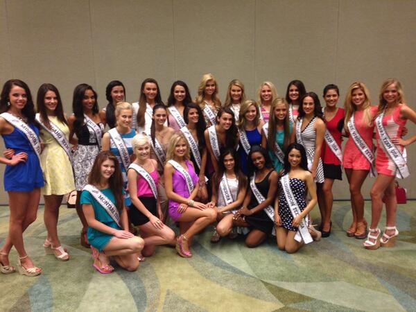Hanging out with all the #MissTeenUSA 2014 contestants heading to the children's hospital today!