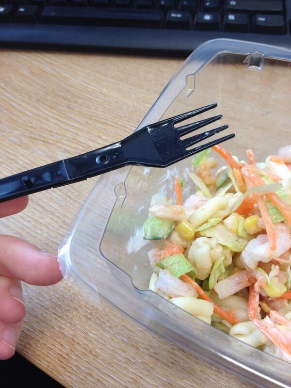 RG00_'s tweet image. These do not suit greedy people with big mouths... Might as well be eating with chopsticks! #tinyfork