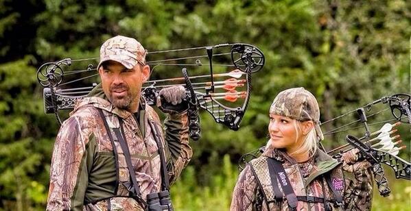 BigBuckRegistry's tweet photo. This Saturday! Lee and Tiffany Lakosky! Big Buck Podcast! @TheCrushTV http://t.co/AR9iiAAGqM  Join Us! http://t.co/VKYzUX6WDv
