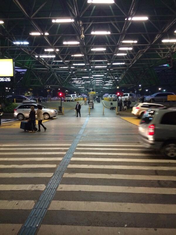 A San Paolo c'è talmente tanto traffico che hanno dovuto mettere il semaforo all'uscita dell'aeroporto... #mondiali