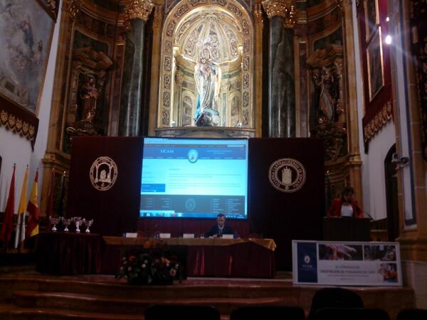 FiestaCAFDSR14's tweet photo. Comienza la entrega de premios del patrón de @UCAM_CAFD  @UCAM http://t.co/bknGorxsHz