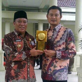 Yuhronur's tweet photo. ADIPURA KENCANA http://t.co/cQjnx08pNg