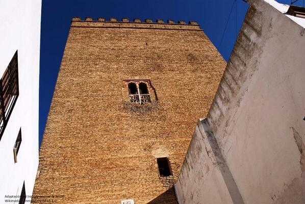 _Paisajes_'s tweet photo. La Algaba (Sevilla). Coronada por su gran torre mudéjar. http://t.co/tHJoSZPwWH