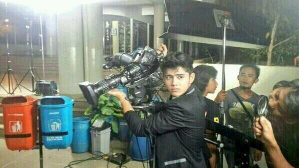 junAJOLA's tweet photo. #Alicious #Prillvers selamat menyaksikan #GantengGantengSerigalaSCTV http://t.co/WsgVG74G03
