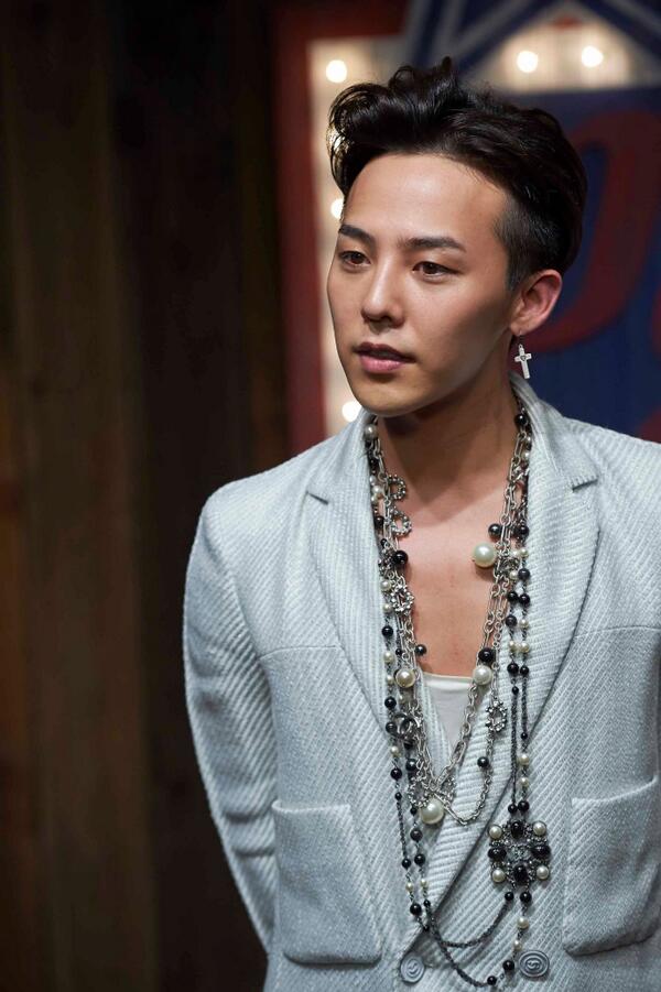 handle Viewer agitation CHANEL on Twitter: "G-Dragon at the replica of the #chaneldallas show held  in Tokyo on June 4th. More on http://t.co/la6j0yxRa0  http://t.co/w9MaAxkCYA" / Twitter
