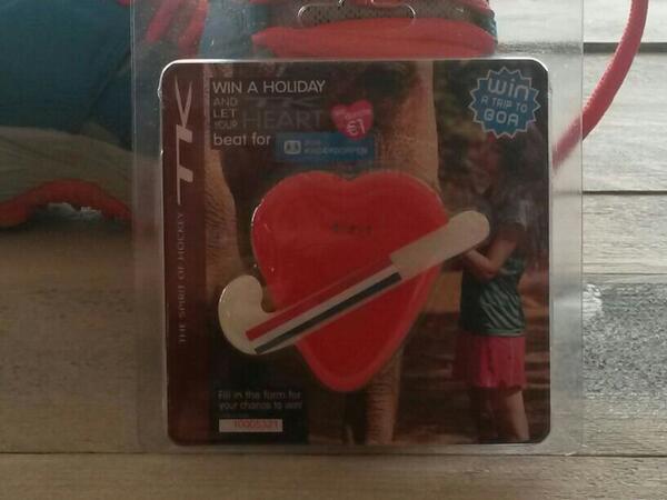 Koop je hockeyhart bij <a href="/TK_Hockey/">TK Hockey Equipment</a> &amp; <a href="/IceOTonic/">Ice-O-Tonic</a>. Voor €5,- steun je @soskinderdorpen &amp;maak je kans op n reis naar Goa
