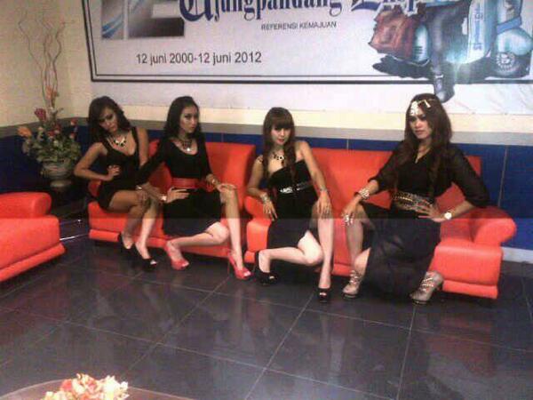 shellyn_lim's tweet image. 