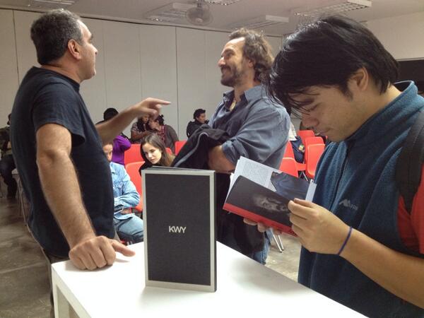 La presentación de "La Cámara Afgana" de Rodrigo Abd fue un éxito. Ya puedes pedir el libro en kwyediciones.com