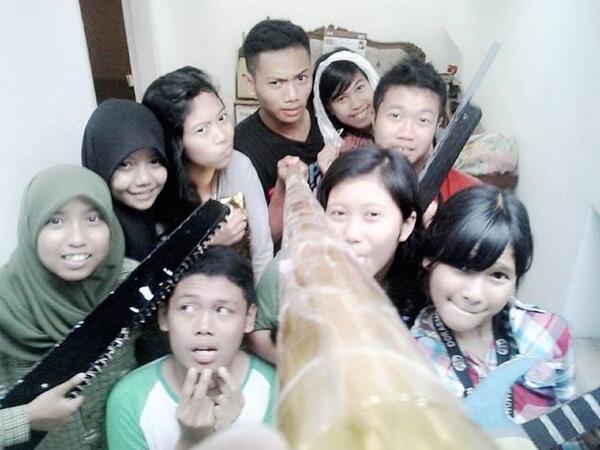 Bella Lipa (@bellazein_) on Twitter photo 