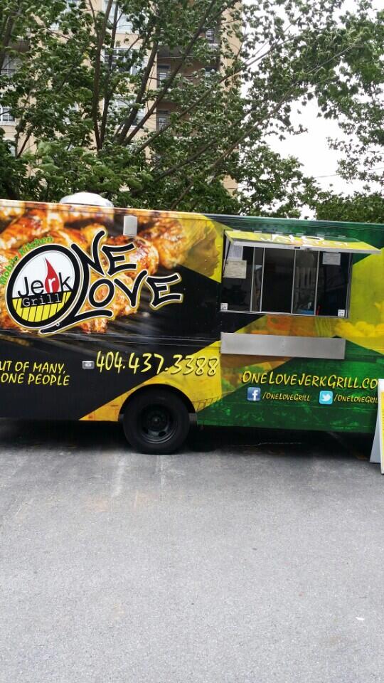 onelovegrill's tweet photo. Back at my spot today check me out in Midtown today http://t.co/SP0eby5Iaq http://t.co/pKVCXnCkz5