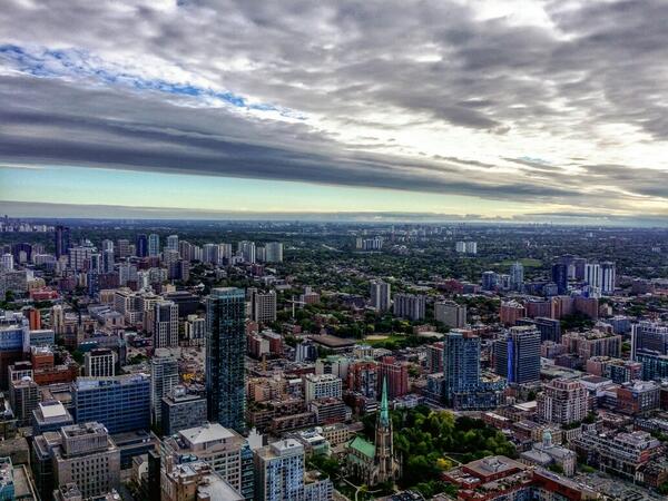 SkyJacked793's tweet photo. Lots of sky action this morning in Toronto. http://t.co/ZfX6DM0n5u