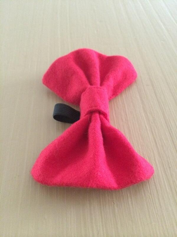 cupofthreads's tweet image. Made this last min 4 my #dog to be in a photoshoot. #bowtie #pet #accessories #collar #diy #crafts