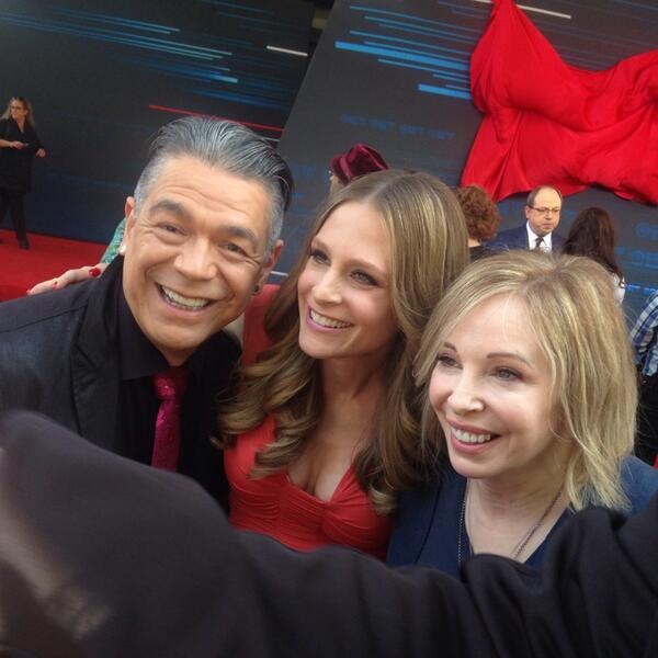 TheCdnAcademy's tweet photo. The @CornerGas crew is all smiles here on the #redcarpet! #LorneCardinal @TSpencerNairn #NancyRobertson #CTVUpfront http://t.co/yDR4pvg7u7
