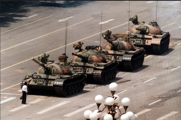 robertosaviano's tweet photo. 5 giugno 1989. Il coraggio. http://t.co/DvMpPv5CQc