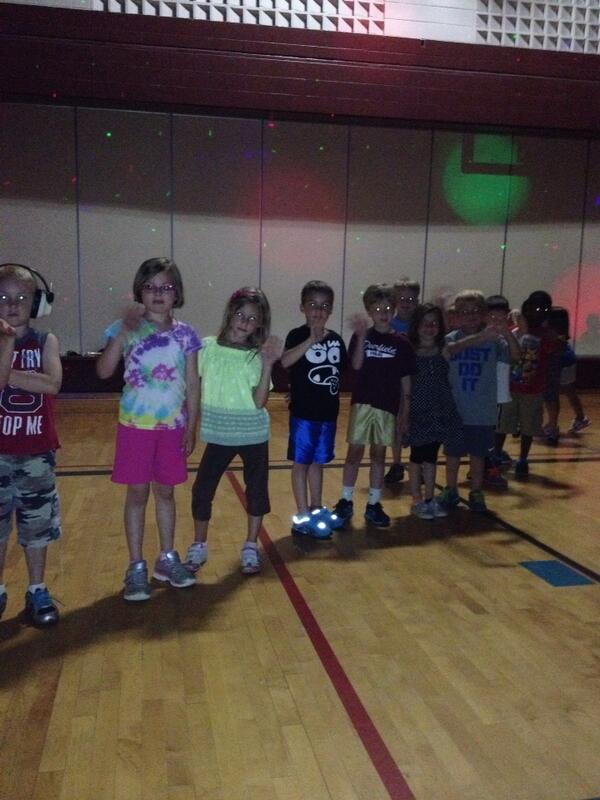 DCSDMoldenhauer's tweet photo. In the limbo line! http://t.co/5SE7ehNyNb