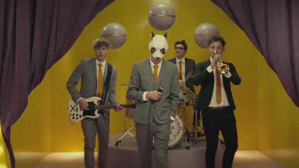 vivaonline's tweet photo. Ihr habt #Traum von @thisiscro im TV verpasst? Hier gibt's den Clip: http://t.co/YYTaQH1LFn #VIVACro http://t.co/5sxkXRYatR