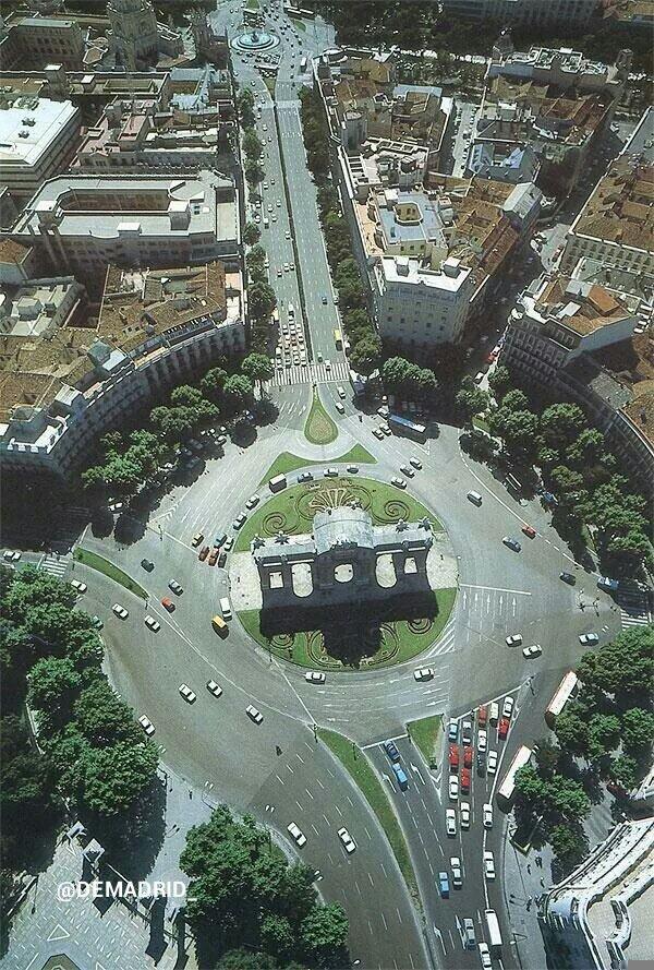 _Paisajes_'s tweet photo. DESDE EL CIELO #Madrid #City #España http://t.co/Ohtu5ozHIn
