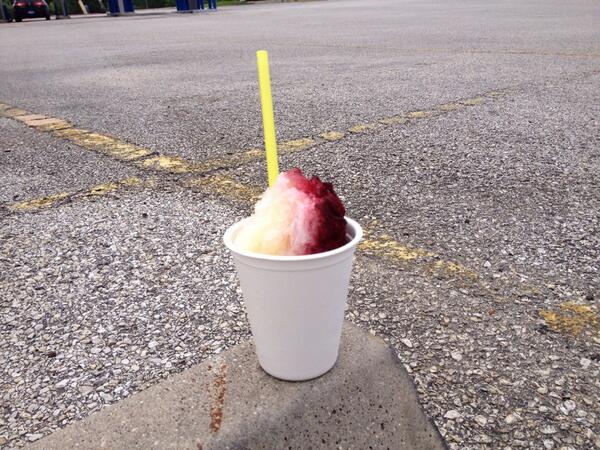 Some surprising #foodtruck happenings in the Chase Bank lot on Almeda Dr. <a href="/yetisunshine/">Yeti Sunshine</a> <a href="/theWOKmobile/">The WOKmobile</a> <a href="/TacoNuts/">Flaco Taco</a>