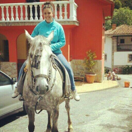 paulasa_14's tweet photo. Con la Mery @David_Llamas1 http://t.co/xRlP9yMyUj